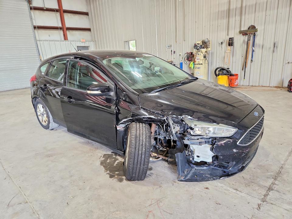 70033106 :رقم المزاد ، 1FADP3K29HL246462 vin ، 2017 Ford Focus مزاد بيع