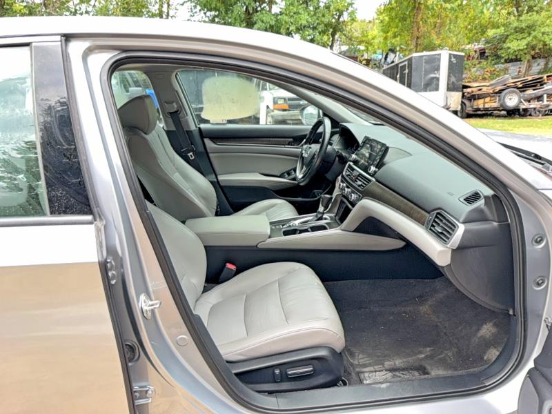 69805236 :رقم المزاد ، 1HGCV1F58JA062234 vin ، 2018 Honda Accord مزاد بيع