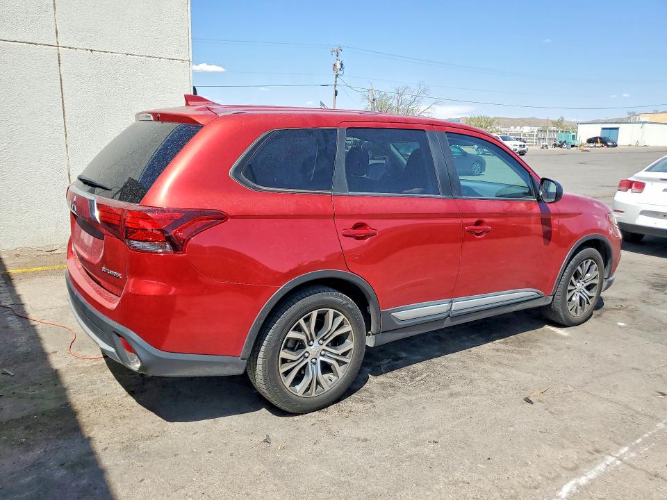 2018 Mitsubishi Outlander მანქანა იყიდება აუქციონზე, vin: JA4AD2A31JZ039992, აუქციონის ნომერი: 67472536