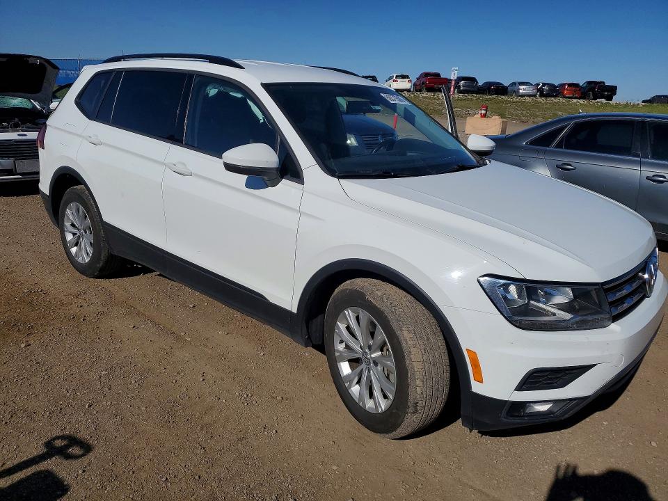 Продажа на аукционе авто 2018 Volkswagen Tiguan, vin: 3VV0B7AX3JM145676, номер лота: 69373586