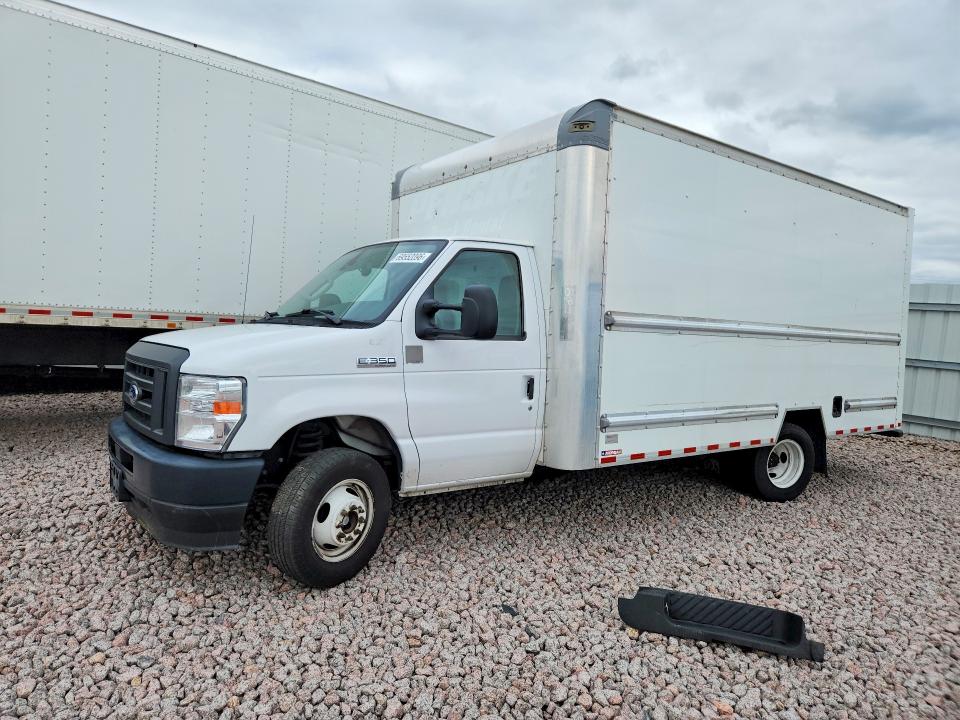 69552096 :رقم المزاد ، 1FDWE3FN3NDC03606 vin ، 2022 Ford Econoline مزاد بيع
