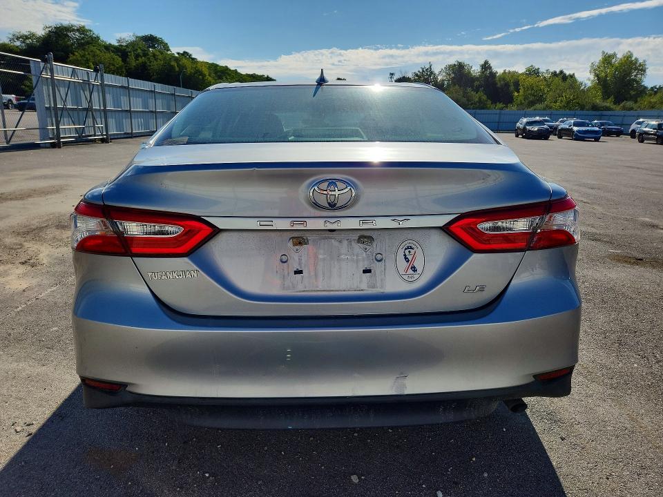 67785566 :رقم المزاد ، 4T1B11HKXKU692681 vin ، 2019 Toyota Camry مزاد بيع