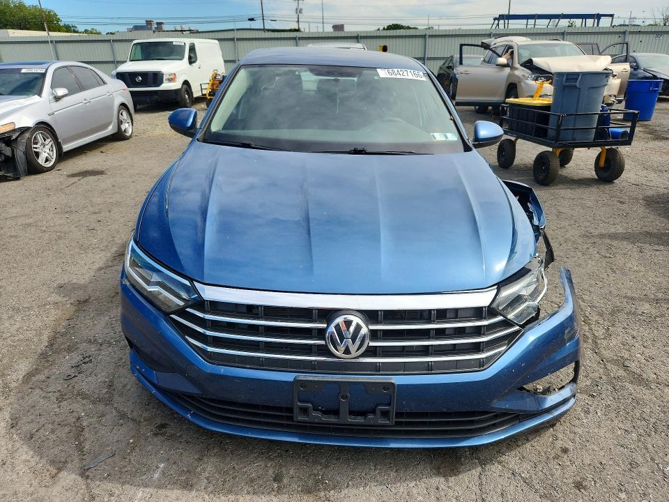 68427166 :رقم المزاد ، 3VWN57BU1MM085401 vin ، 2021 Volkswagen Jetta مزاد بيع