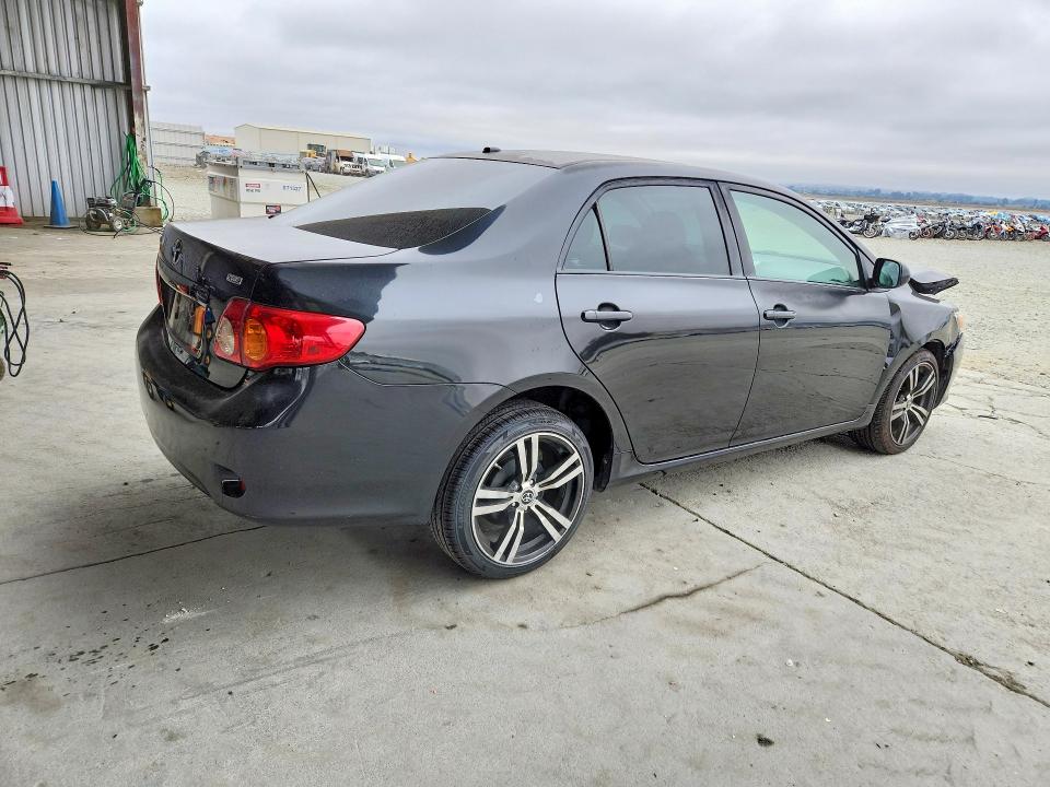 69693916 :رقم المزاد ، 1NXBU40E09Z015860 vin ، 2009 Toyota Corolla مزاد بيع