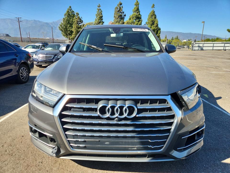 68717876 :رقم المزاد ، WA1VAAF71HD008183 vin ، 2017 Audi Q7 مزاد بيع
