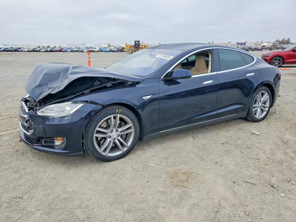 70184826 :رقم المزاد ، 5YJSA1CN1CFP01302 vin ، 2012 Tesla Model S مزاد بيع