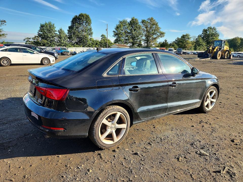 Продажа на аукционе авто 2015 Audi A3, vin: WAUBFGFF2F1121155, номер лота: 70496416