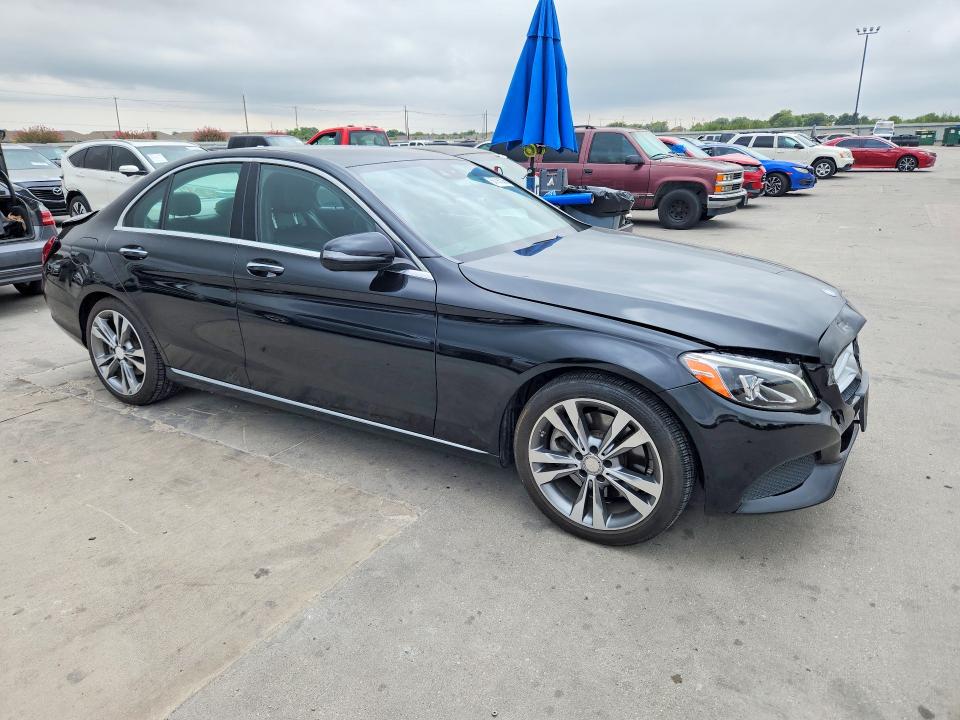 67797326 :رقم المزاد ، 55SWF4JB1GU157370 vin ، 2016 Mercedes-benz C مزاد بيع