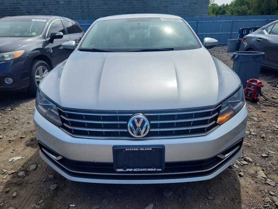Продаж на аукціоні авто 2017 Volkswagen Passat, vin: 1VWAT7A32HC072709, номер лоту: 68831326