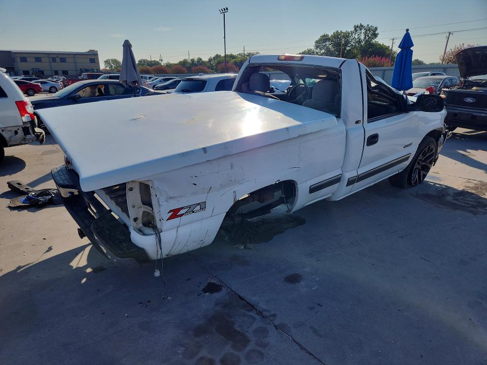 Продаж на аукціоні авто 2000 Chevrolet Silverado, vin: 1GCEK14T8YZ333094, номер лоту: 67870426