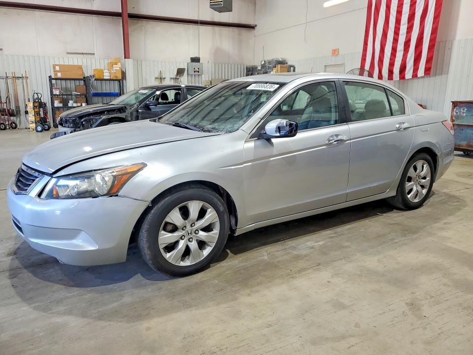 70996836 :رقم المزاد ، 1HGCP36858A081883 vin ، 2008 Honda Accord مزاد بيع