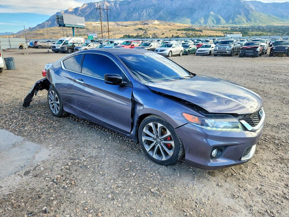 69800836 :رقم المزاد ، 1HGCT2B86FA003556 vin ، 2015 Honda Accord مزاد بيع