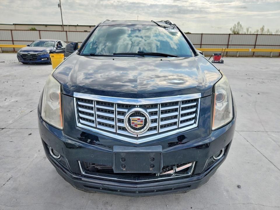 67867116 :رقم المزاد ، 3GYFNCE3XFS561270 vin ، 2015 Cadillac Srx مزاد بيع