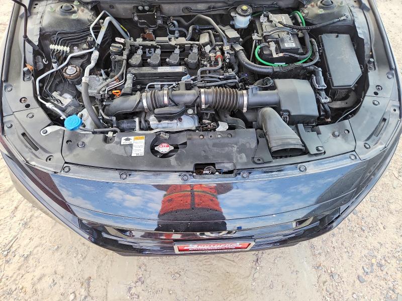 67159796 :رقم المزاد ، 1HGCV1F36JA158586 vin ، 2018 Honda Accord مزاد بيع