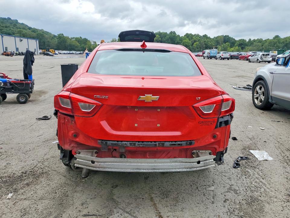 Продажа на аукционе авто 2018 Chevrolet Cruze, vin: 1G1BE5SM9J7127760, номер лота: 69615086