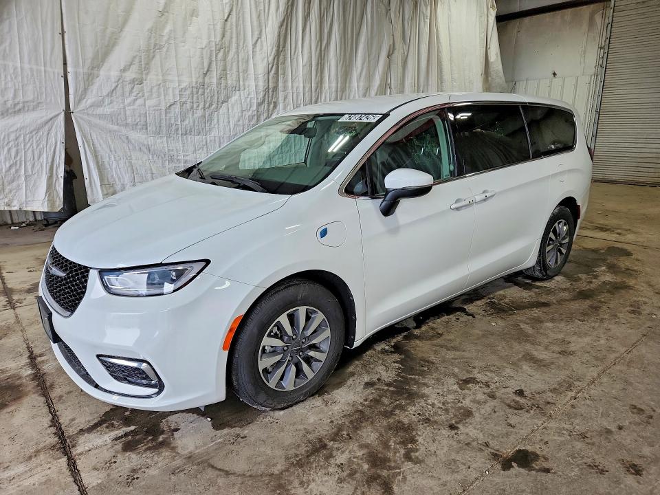 Auction sale of the 2023 Chrysler Pacifica, vin: 2C4RC1L74PR599112, lot number: 67497426