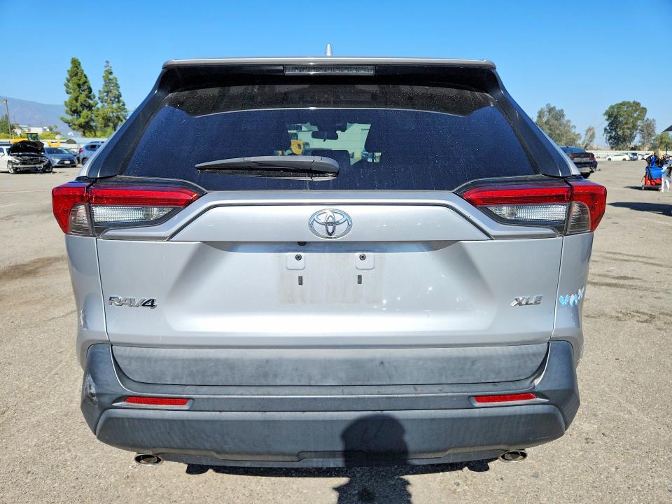 68622076 :رقم المزاد ، 2T3C1RFV9LW083901 vin ، 2020 Toyota Rav4 مزاد بيع