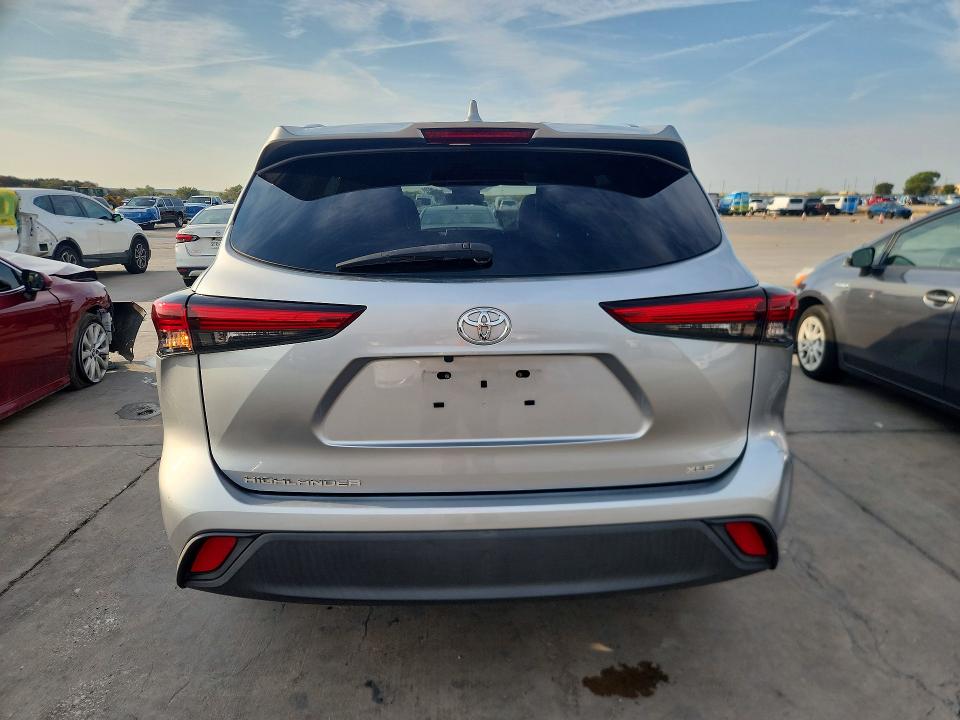 70421556 :رقم المزاد ، 5TDGZRAH6MS527847 vin ، 2021 Toyota Highlander مزاد بيع