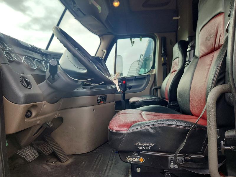 Продаж на аукціоні авто 2010 Freightliner Cascadia 125, vin: 1FUJGLDR3ASAH9235, номер лоту: 68241526