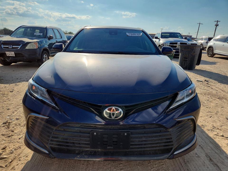 Продажа на аукционе авто 2022 Toyota Camry, vin: 4T1C11AK6NU617463, номер лота: 70680166