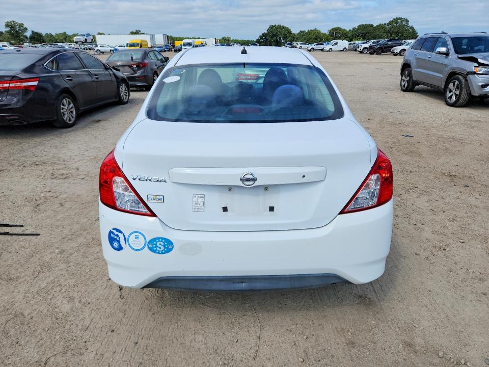2015 Nissan Versa მანქანა იყიდება აუქციონზე, vin: 3N1CN7AP2FL801319, აუქციონის ნომერი: 70501716