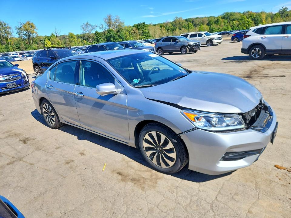 Продажа на аукционе авто 2017 Honda Accord, vin: JHMCR6F58HC031577, номер лота: 70167446