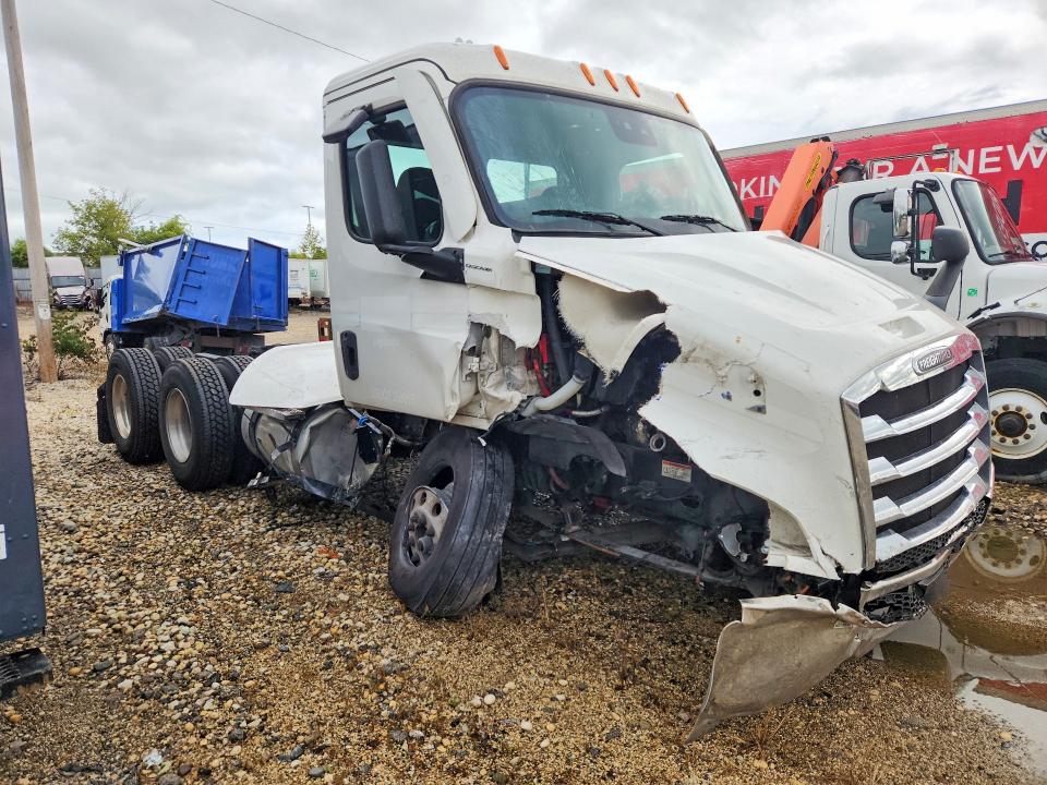 69532256 :رقم المزاد ، 3AKJHTDV3SSVL0725 vin ، 2025 Freightliner Cascadia 116 مزاد بيع
