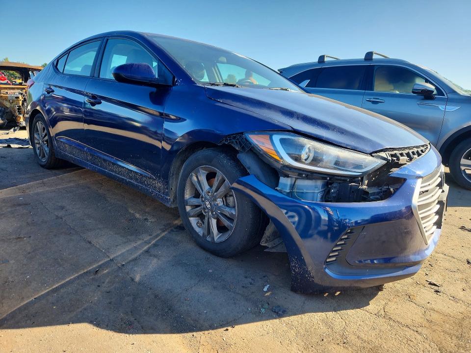 68563836 :رقم المزاد ، 5NPD84LF1HH015476 vin ، 2017 Hyundai Elantra مزاد بيع