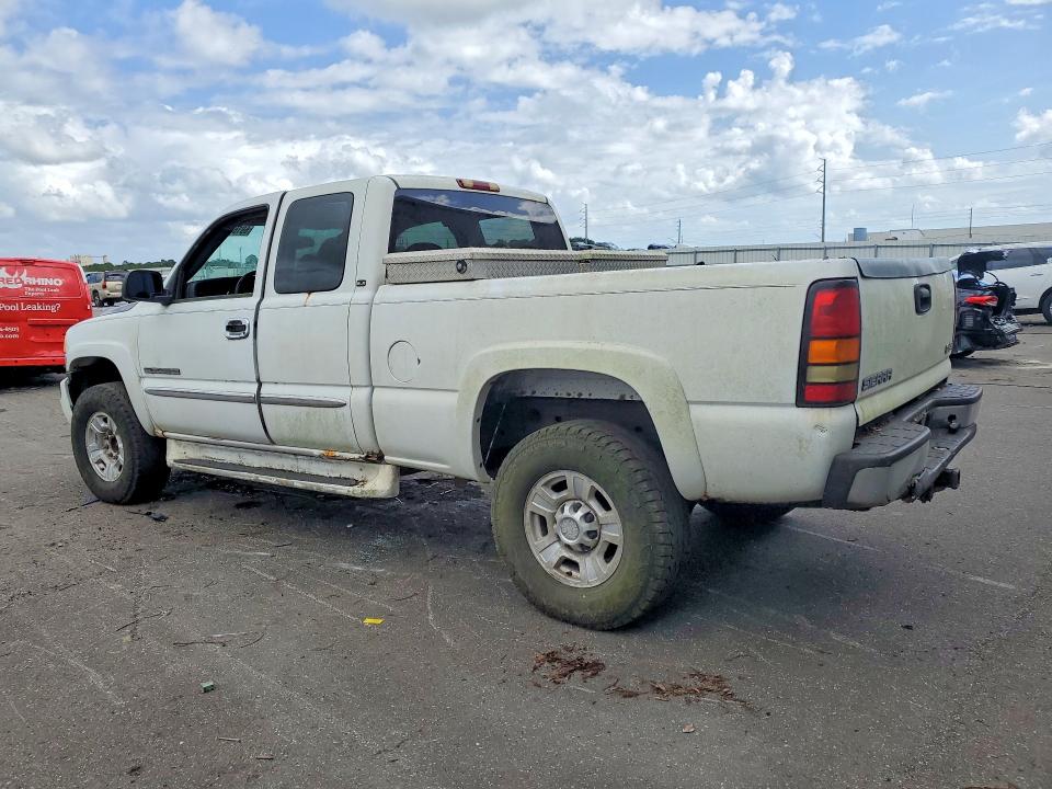 69161896 :رقم المزاد ، 1GTHC29U04E138271 vin ، 2004 Gmc Sierra مزاد بيع