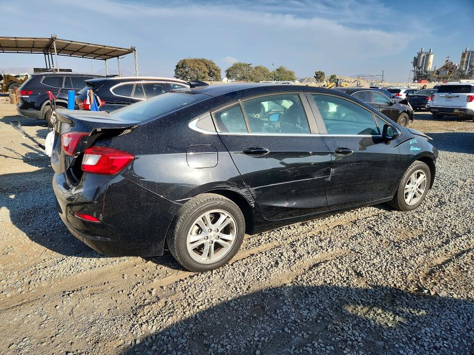 2018 Chevrolet Cruze მანქანა იყიდება აუქციონზე, vin: 1G1BE5SM7J7232569, აუქციონის ნომერი: 70159876