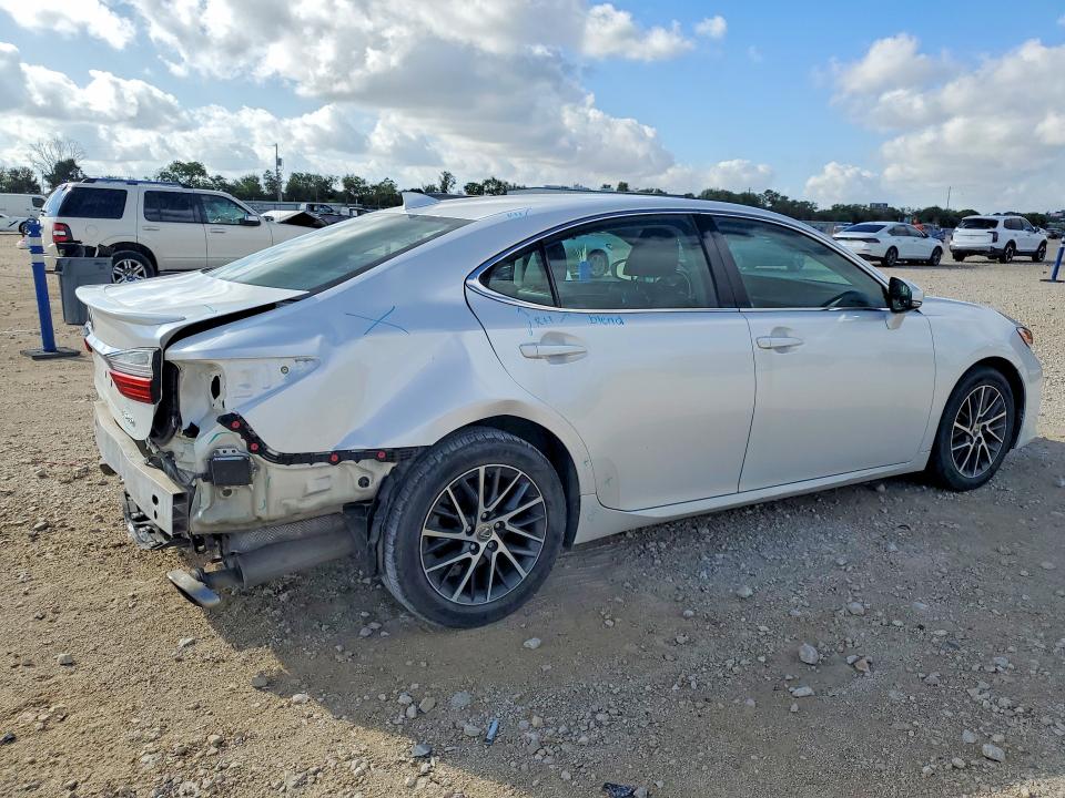 68343776 :رقم المزاد ، 58ABK1GG7JU098163 vin ، 2018 Lexus Es مزاد بيع