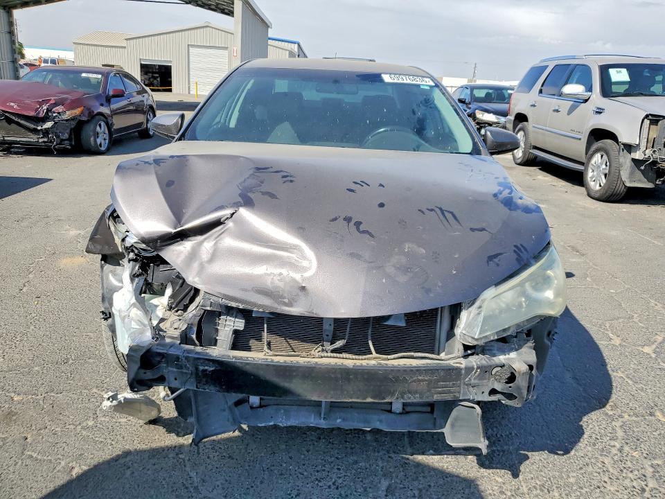 69976836 :رقم المزاد ، 4T1BF1FK3GU116555 vin ، 2016 Toyota Camry مزاد بيع