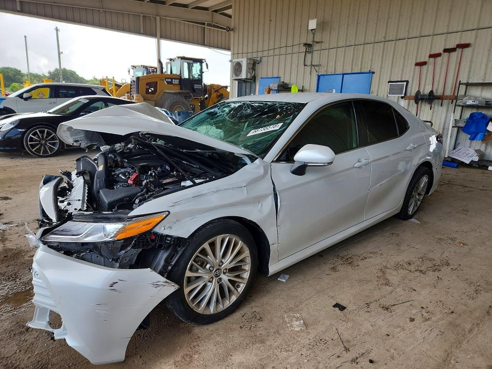 68736516 :رقم المزاد ، 4T1F11AK9LU872554 vin ، 2020 Toyota Camry مزاد بيع