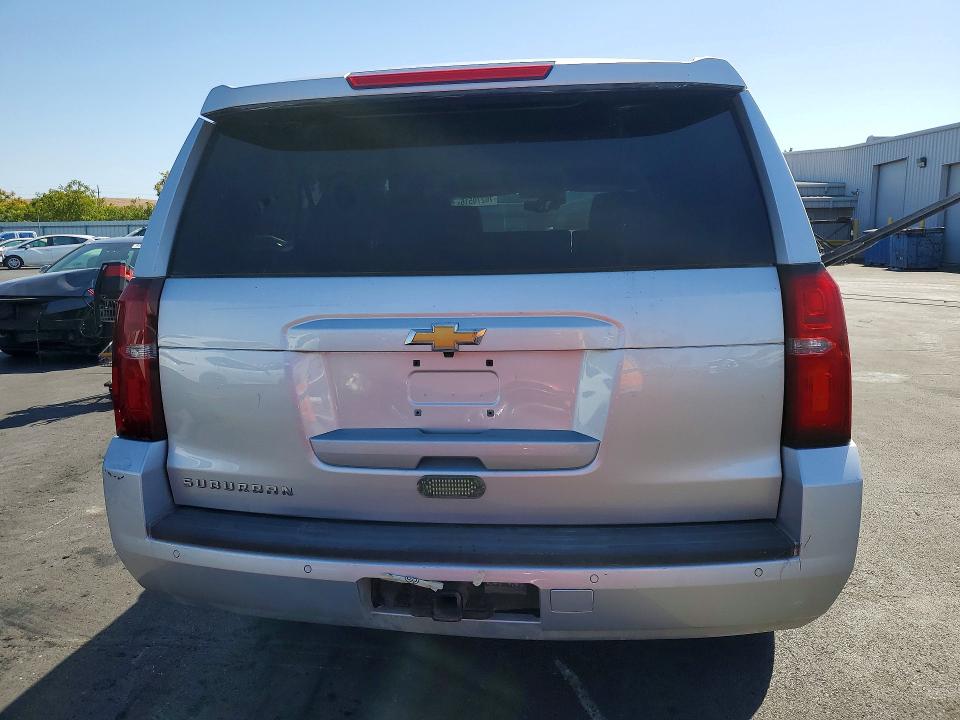 2018 Chevrolet Suburban მანქანა იყიდება აუქციონზე, vin: 1GNSKHKC7JR275118, აუქციონის ნომერი: 70270516
