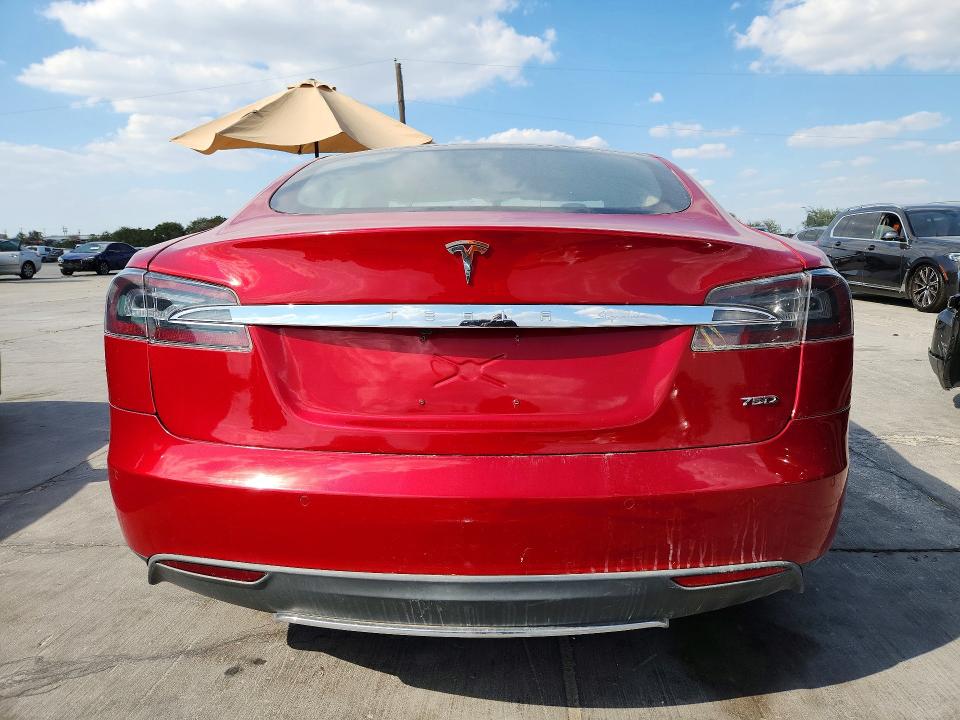 69403096 :رقم المزاد ، 5YJSA1H1XEFP30368 vin ، 2014 Tesla Model S مزاد بيع