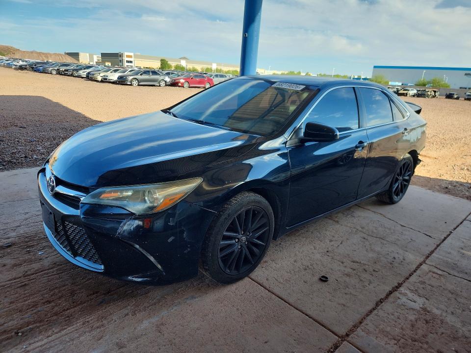 68219026 :رقم المزاد ، 4T1BF1FK7FU923174 vin ، 2015 Toyota Camry مزاد بيع