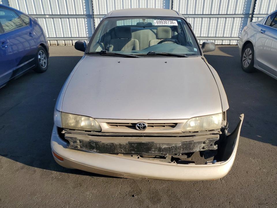 1997 Toyota Corolla მანქანა იყიდება აუქციონზე, vin: 1NXBA02E4VZ520986, აუქციონის ნომერი: 69930736