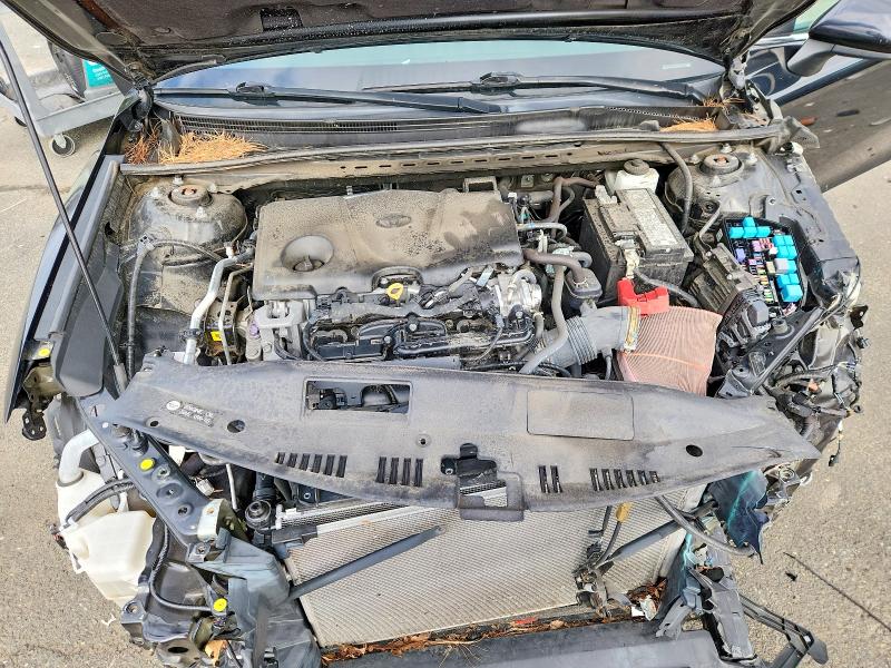 67699056 :رقم المزاد ، 4T1C11BK1MU020721 vin ، 2021 Toyota Camry مزاد بيع