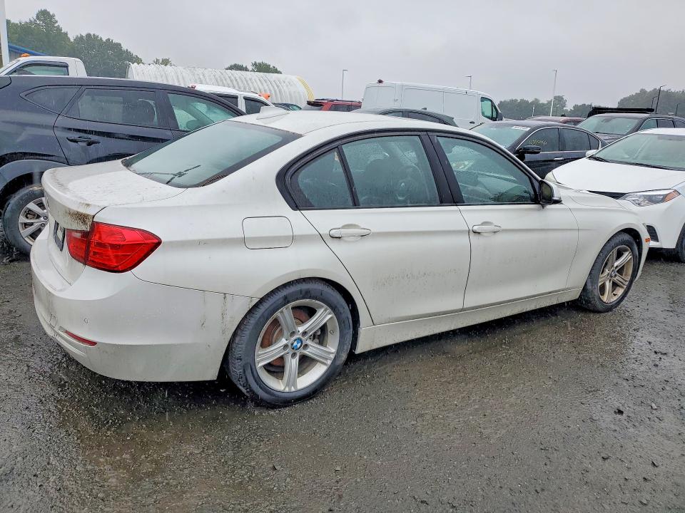 2015 Bmw 328 მანქანა იყიდება აუქციონზე, vin: WBA3B5C51FF959938, აუქციონის ნომერი: 67135106
