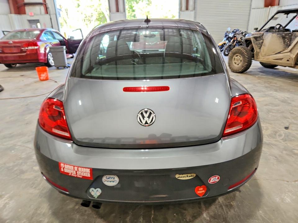 70525786 :رقم المزاد ، 3VWJ17AT6FM619725 vin ، 2015 Volkswagen Beetle مزاد بيع