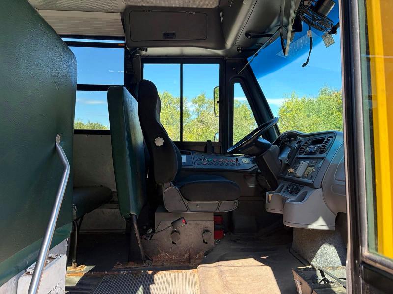 Продаж на аукціоні авто 2015 Freightliner Chassis, vin: 4UZABRDU6FCFW9523, номер лоту: 68623936