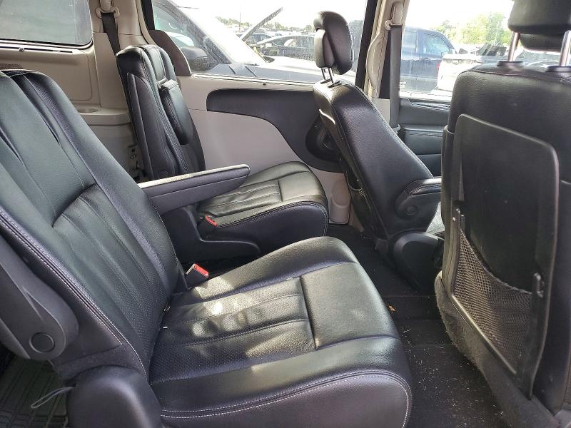68150706 :رقم المزاد ، 2C4RC1CG5FR655640 vin ، 2015 Chrysler Town & Country مزاد بيع