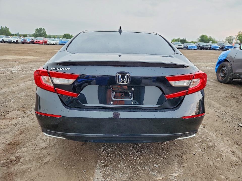 65036286 :رقم المزاد ، 1HGCV1F5XJA806612 vin ، 2018 Honda Accord مزاد بيع