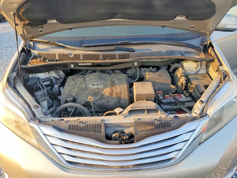 69948486 :رقم المزاد ، 5TDYZ3DC5HS785851 vin ، 2017 Toyota Sienna مزاد بيع
