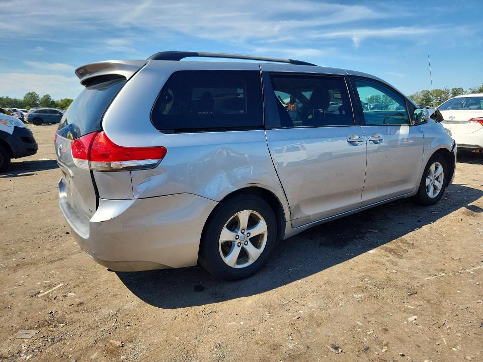 Продажа на аукционе авто 2011 Toyota Sienna, vin: 5TDKK3DC1BS093989, номер лота: 67776706