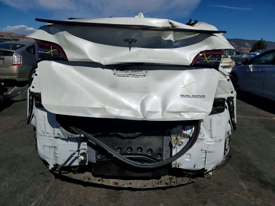2020 Tesla Model Y მანქანა იყიდება აუქციონზე, vin: 5YJYGDEF1LF033694, აუქციონის ნომერი: 70627626