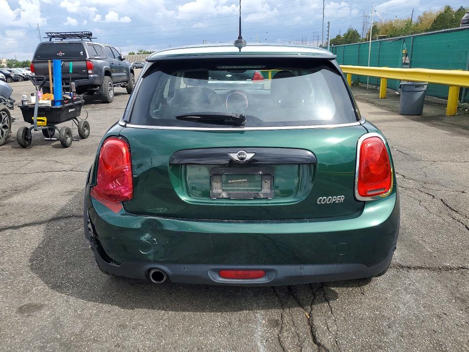 2018 Mini Cooper მანქანა იყიდება აუქციონზე, vin: WMWXP5C55J2G62385, აუქციონის ნომერი: 69447606