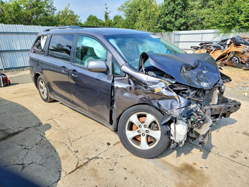 Продаж на аукціоні авто 2015 Toyota Sienna, vin: 5TDKK3DC6FS650594, номер лоту: 67738066