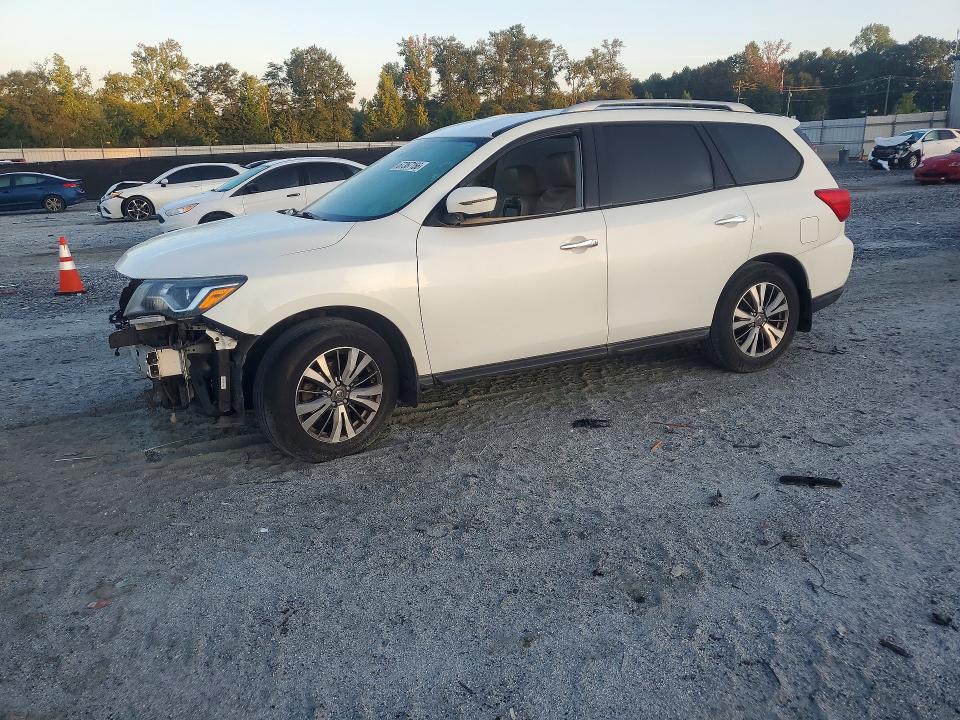 67367156 :رقم المزاد ، 5N1DR2MN0HC631457 vin ، 2017 Nissan Pathfinder مزاد بيع