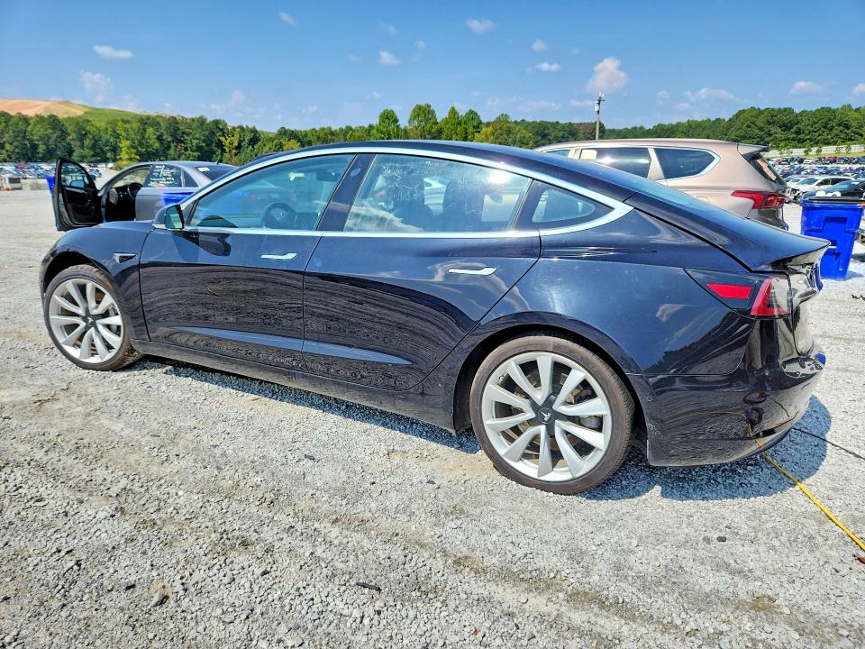 Продаж на аукціоні авто 2018 Tesla Model 3, vin: 5YJ3E1EB3JF090438, номер лоту: 69496516